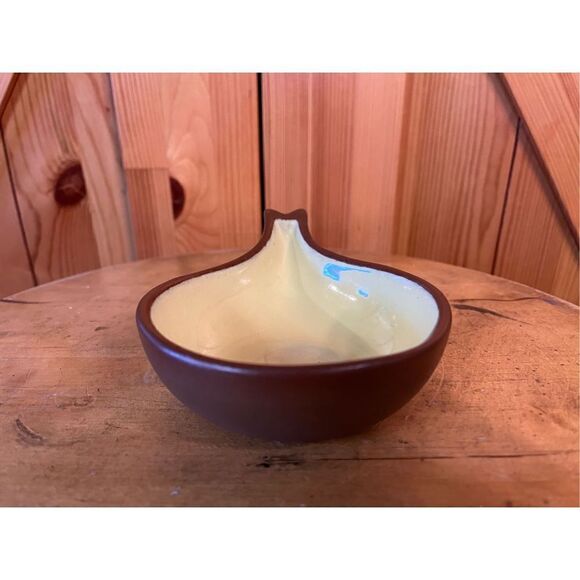 Pigeon Forge Pottery Glazed 4” Small Bowl w/ Handle Spout Yellow Vintage - Picture 3 of 6